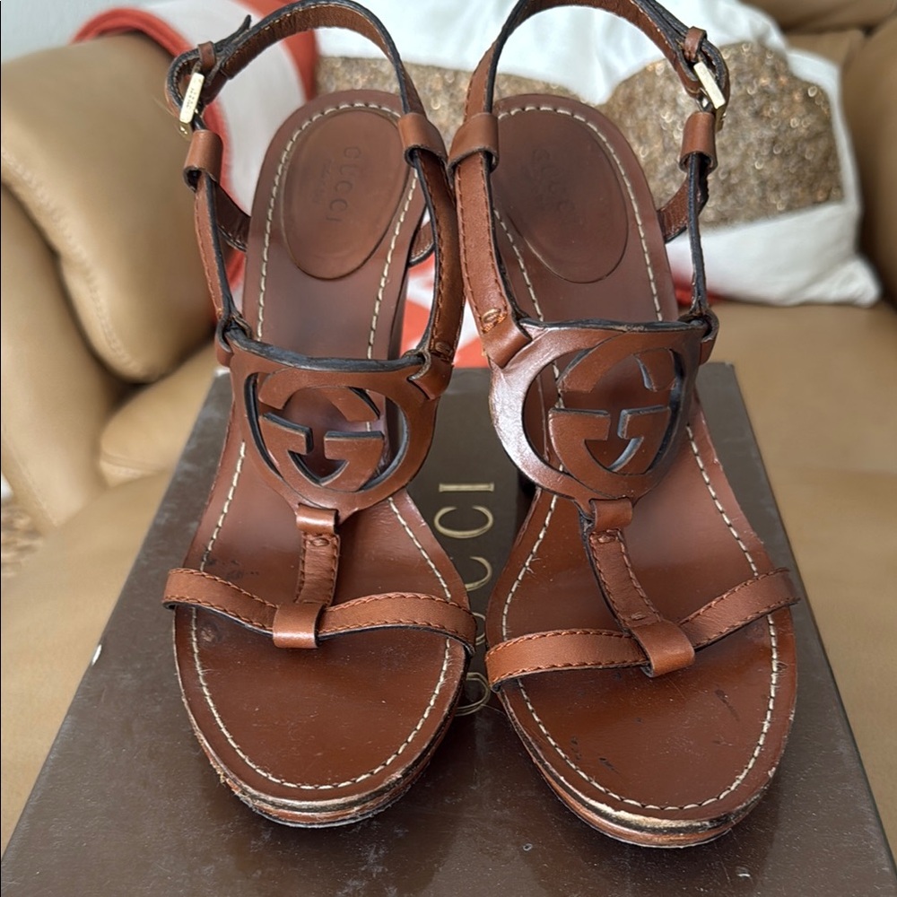 Gucci Women's Logo Brown wedge Sandals size 6.5